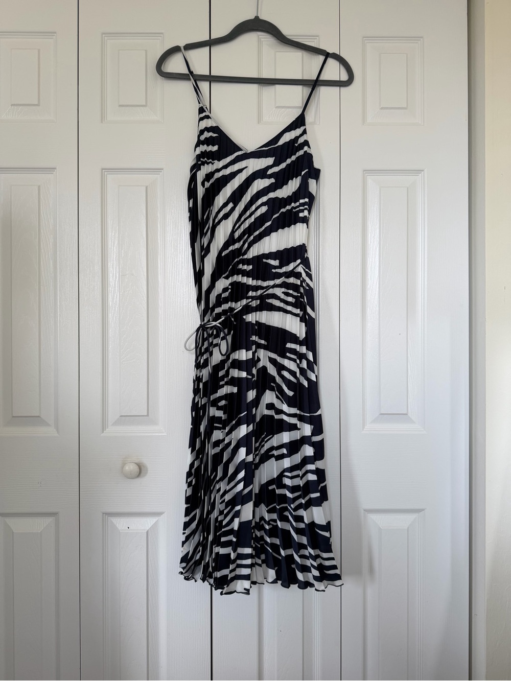 Banana Republic Navy and White Midi Pleated Silk Dress